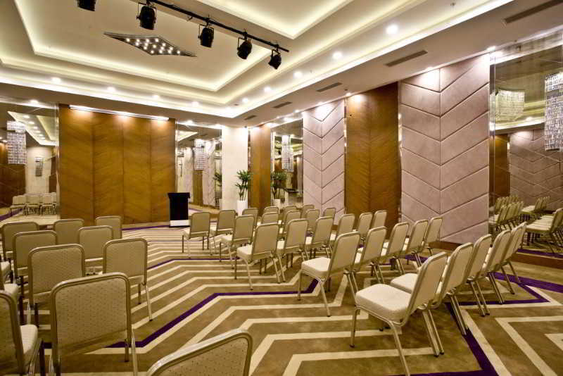 Holiday Inn Gaziantep By Ihg Exterior photo